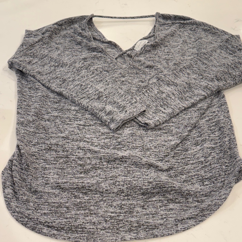 Women's Gray Long Sleeve Top